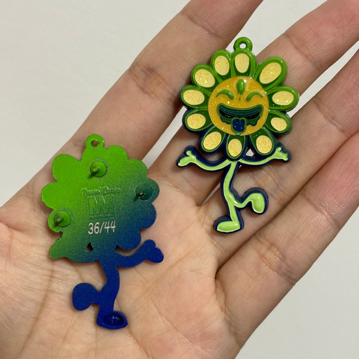 Trippin Daisies Pins